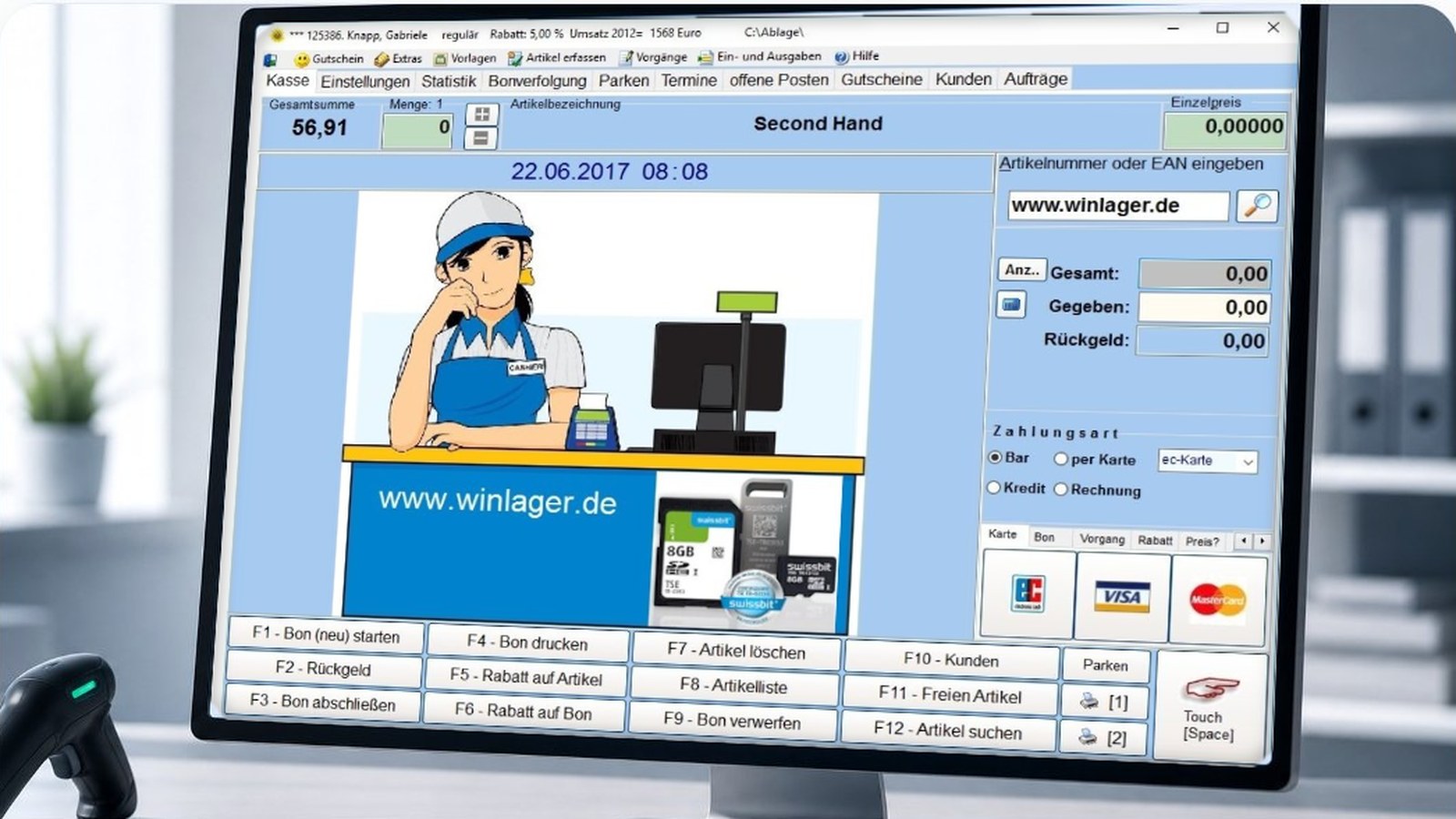 QuickKasse am Kassenplatz im Hintergrund